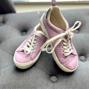 Old Navy girls tennis shoes